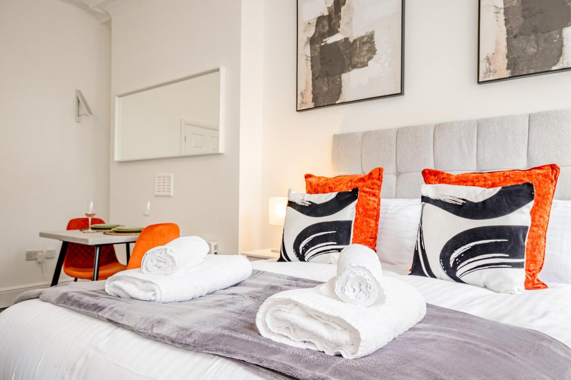 Guest Homes - The Station Studio Вустер Екстер'єр фото